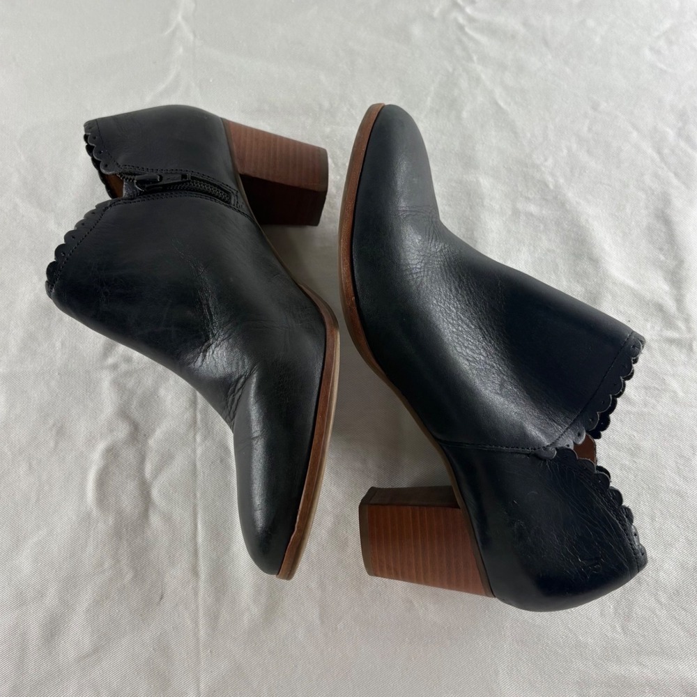 Jack Rogers Black Leather Scalloped Ankle Booties Stacked Heel Womens 8M